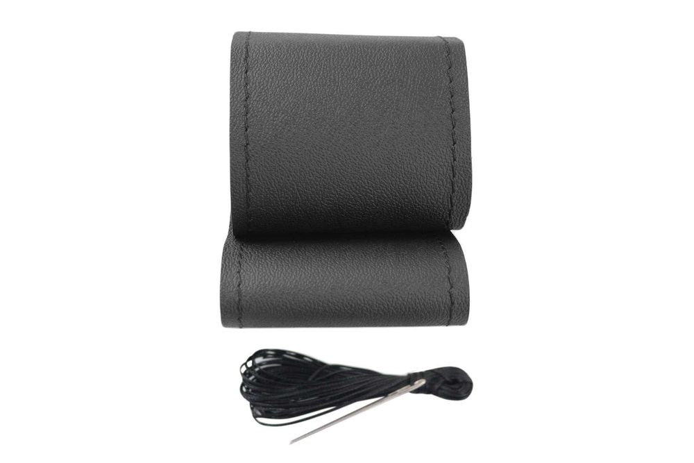 Черен Шиещ се Калъф за Автомобилен Волан от Еко кожа Размер M/37-38см