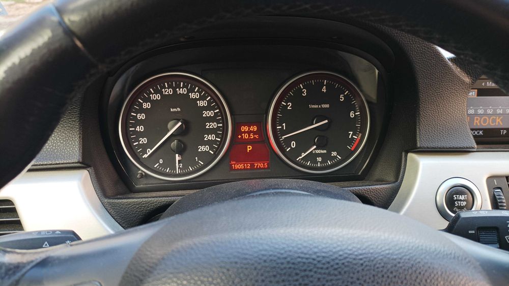 Продавам личният си автомобил BMW 330 ХI