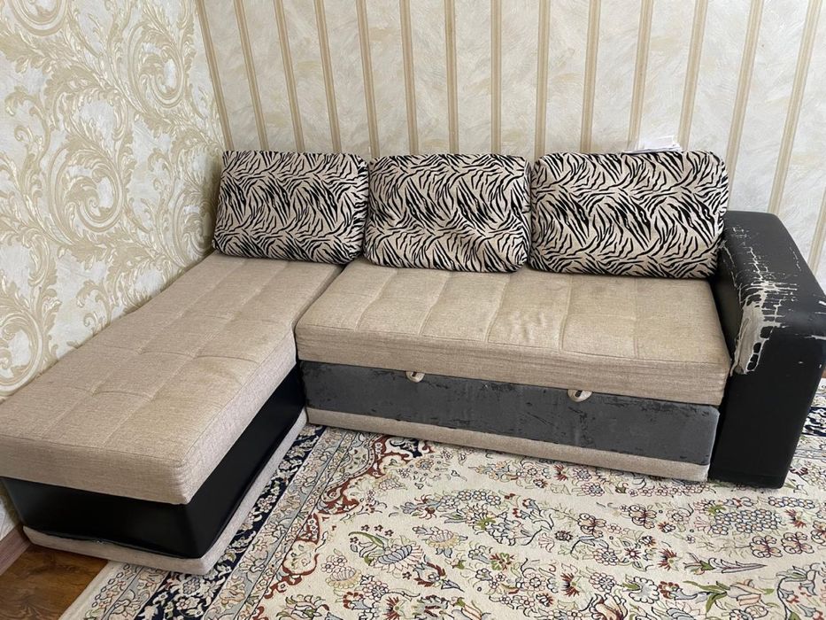Продам диван угловой