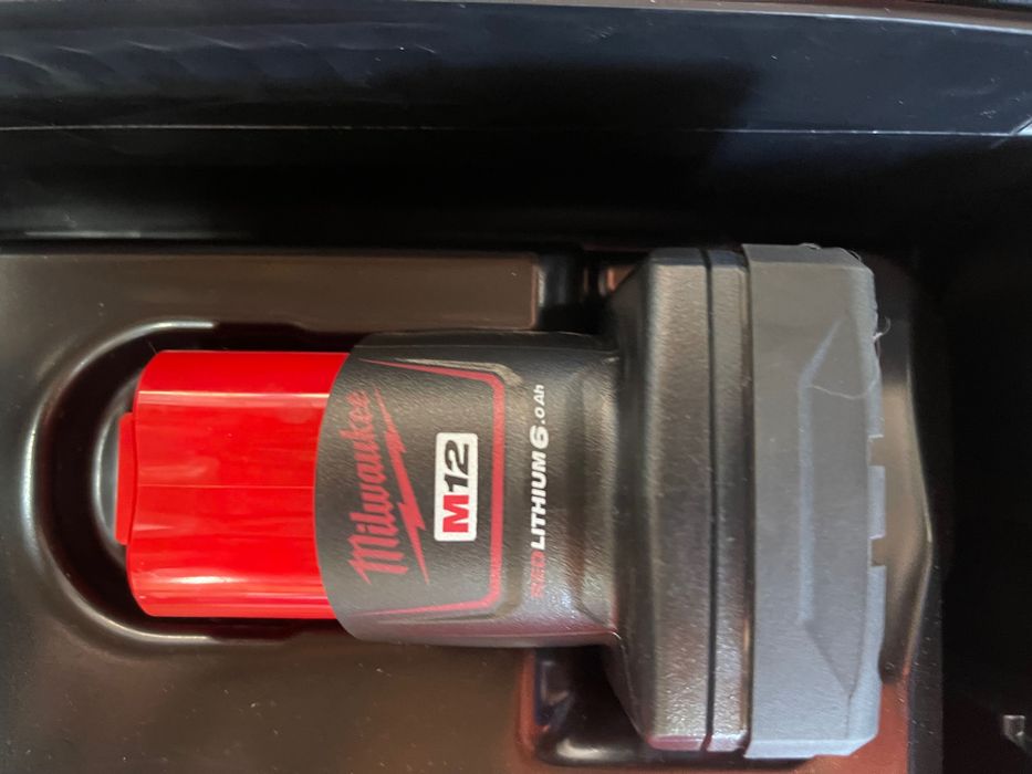 Milwaukee m12fraiwf38-2 акумулаторен ъглов ударен гайковерт 3/8"