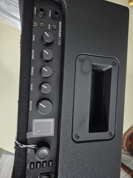 Fender Mustang LT25 Guitar Amp 25‑Watt Combo