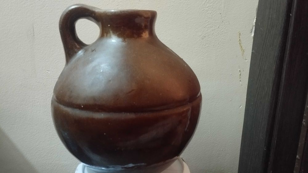 Глиняные горшки, кувшины