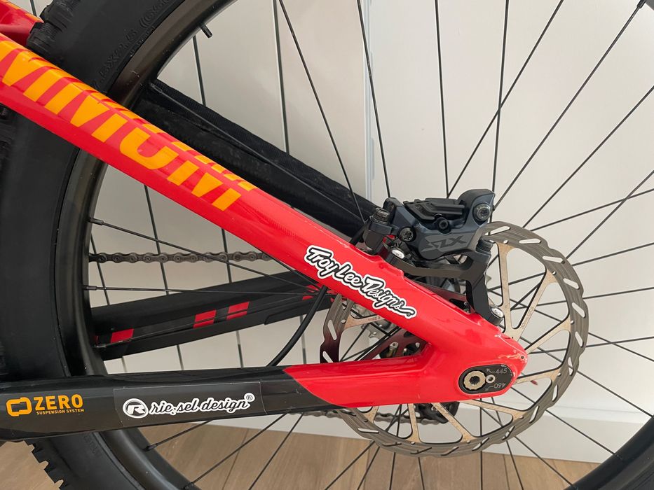 Mondraker summum pro carbon downhill