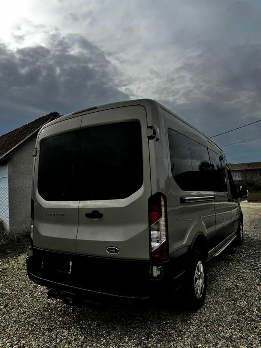 Vând Ford transit 2019 cu 8+1 locuri
