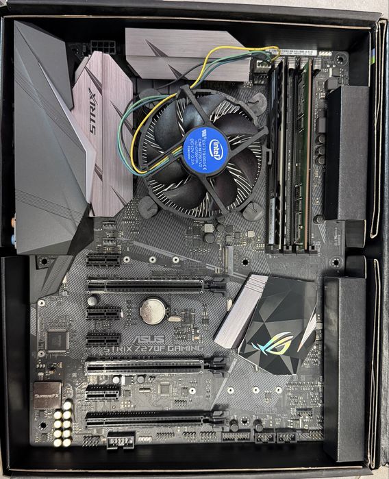 Placa de baza ASUS STRIX Z270F