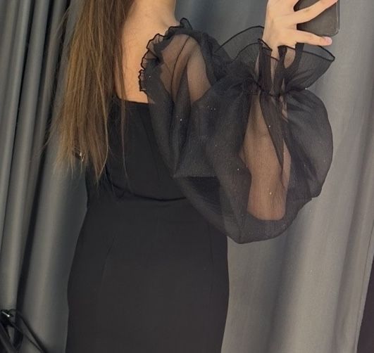 Продам платье , цена 3000 тенге.