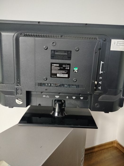 Vând PC + monitor TV