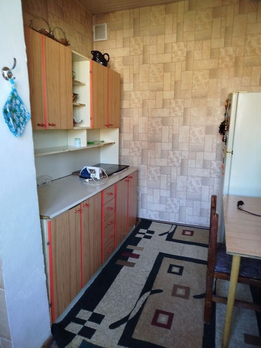 Продаю свою 2-х комн квартиру,15 квартал,метро Туркистан