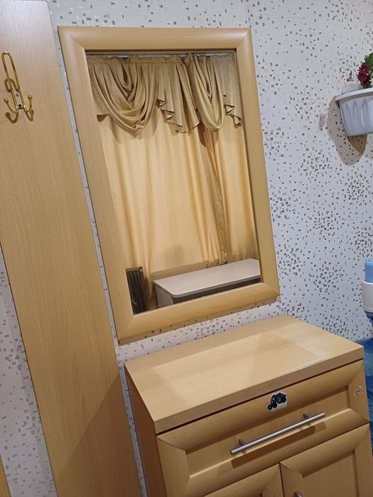 Мебельи б/у прихожка