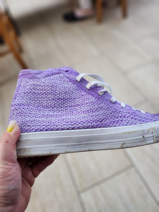 Tenesi Converse Mov