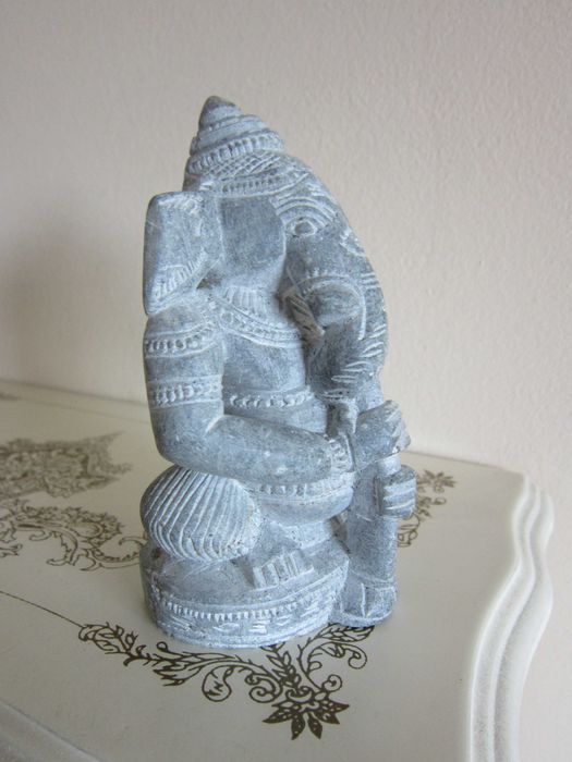cadou inedit feng shui Ganesh piatra naturala handmade India 1980