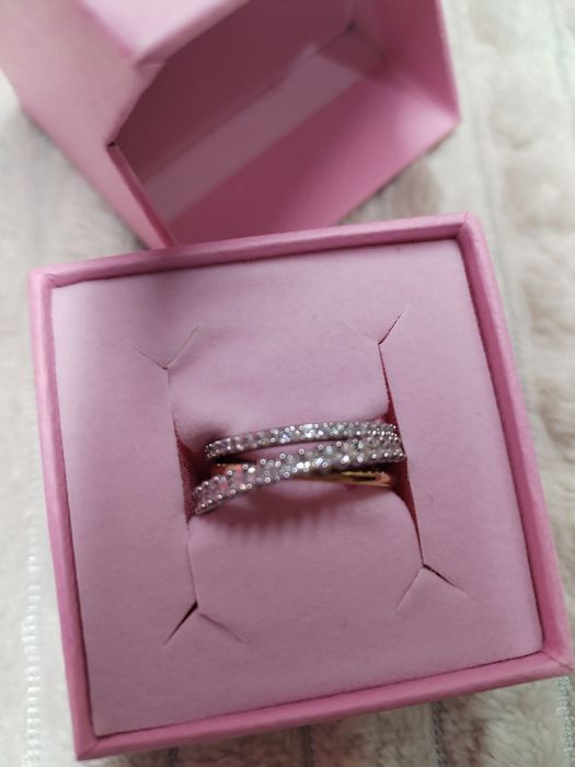 Inel Swarovski Hyperbola
Model cu un orname