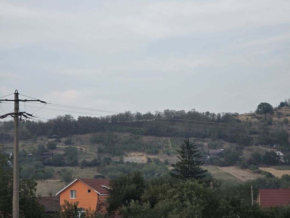 Teren intravilan ~2.000 mp Uileacu de Cris – panoramic, amenajat, curent trifazic