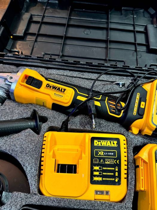 DeWALT Безжична ъглошлайфмашина