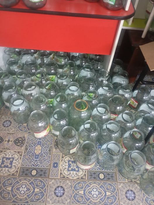 Продаю банки.не дорого!