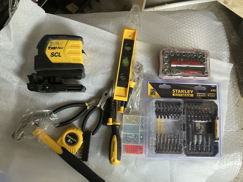 Vind laser Stanley SCL FatMax si accesorii stanley si trusa tubulare Mitsutomo