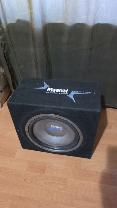 Vând Subwoofer Magnat B30 însoțit de stație ALPINE MRV-T502 V12