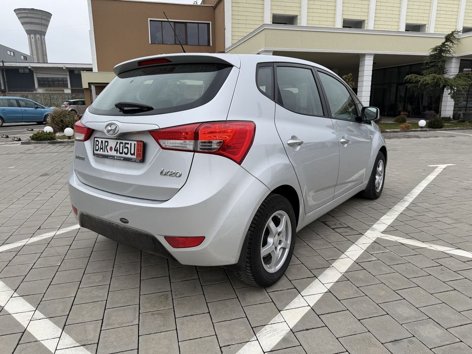 Hyundai ix20,AUTOMAT, 2015,1,6 benzina,pretul este 6950€