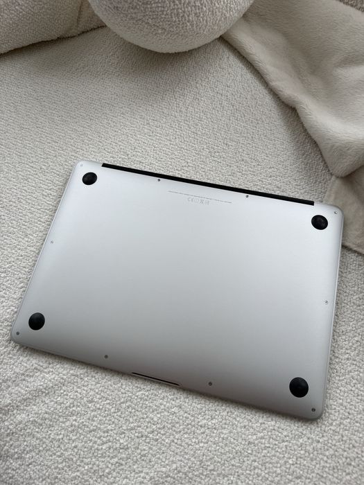 MacBook Air 13″, модель A1466, 2015 года.