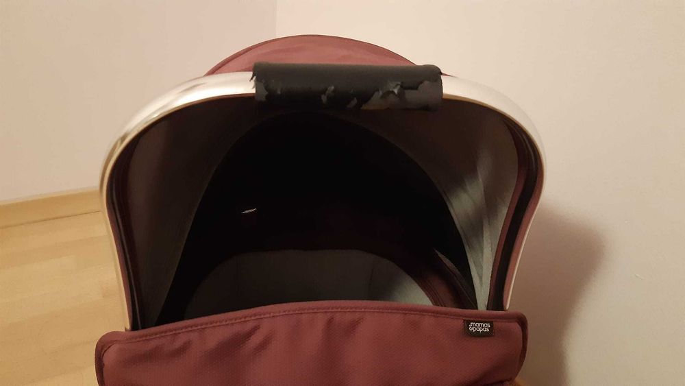 Mamas & Papas Кош за новородено Ocarro в цвят plum wine