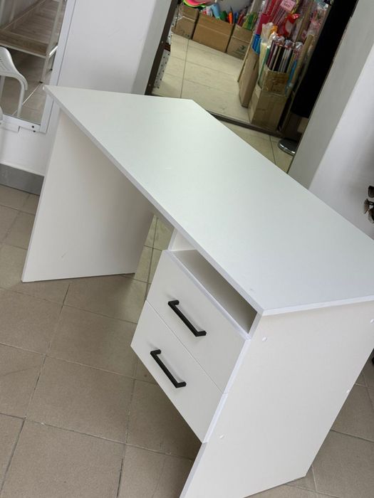 Стол в отличном состояни