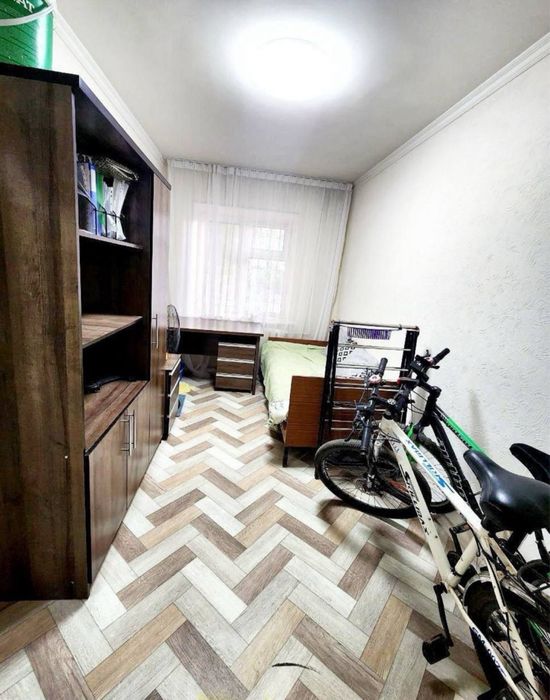 Хамза метро. И24.  4комн. 2этаж. Кирпич.