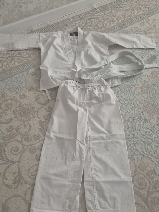 Продам кимоно для каратэ