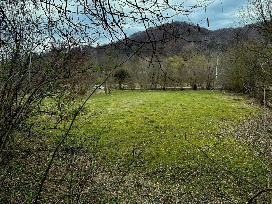 Teren intravilan 2.115 mp - Provița de Sus, Valea Bradului (Prahova)