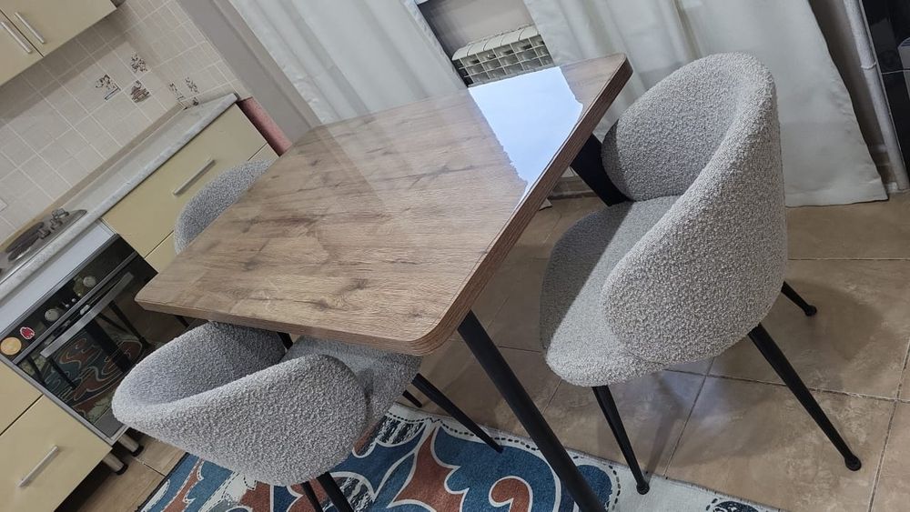 Продам стол со стульями