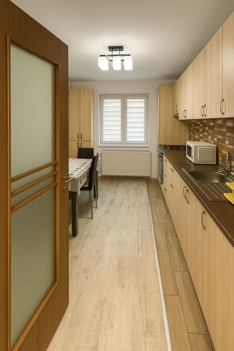 Proprietar- vand apartament decomandat, 3 camere,80 mp utili,Uzina 2