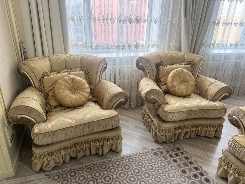 Продам диван с креслом