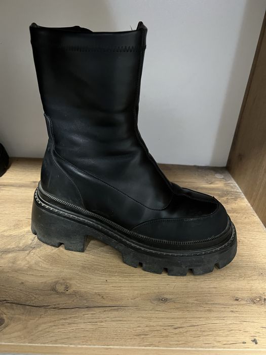 Продам ботинки зима 10000