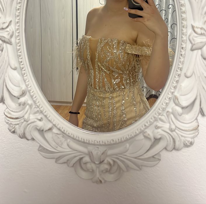 Vând rochie de Zi/Seară