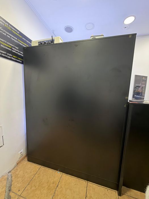 Продается ресепшен и шкаф