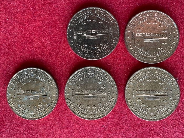 Серия стари медали