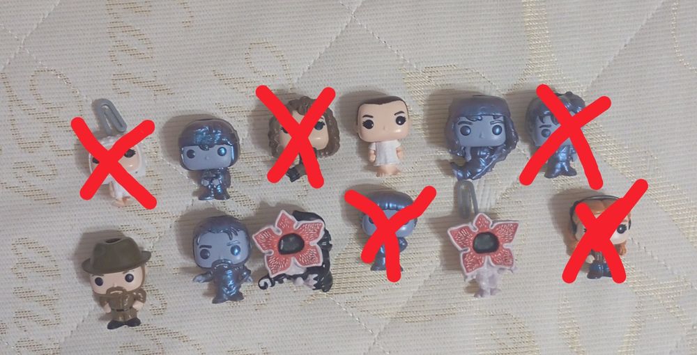 Фигурки очень странные дела