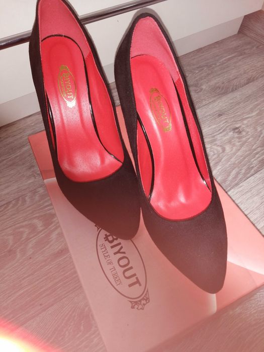 Продам новые туфли