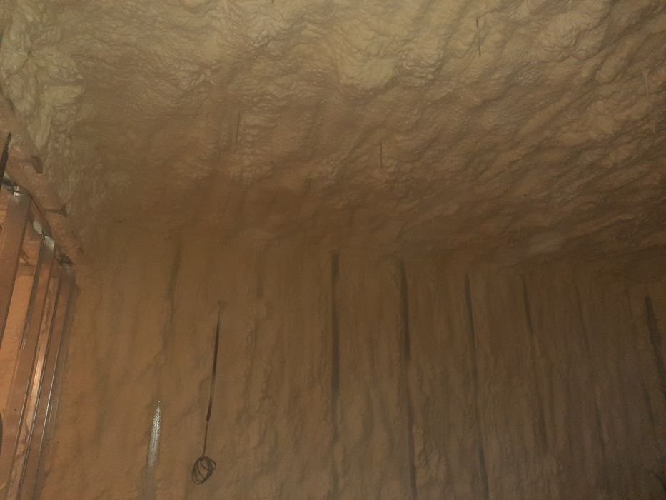 Izolatie/Izolații cu spumă poliuretanica,termice și fonice