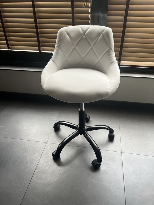 Стол на колелца Soho /bb/-24м гаранция и безплатна до офис