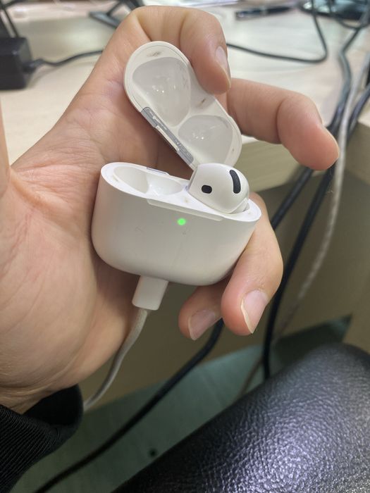 Airpods 3 продам.