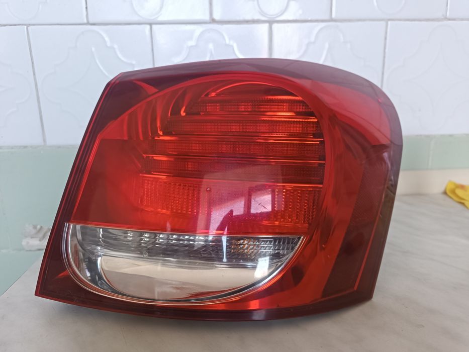 Задние фонари Lexus