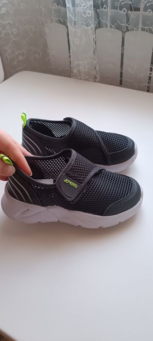 Отдам обувь не дорого