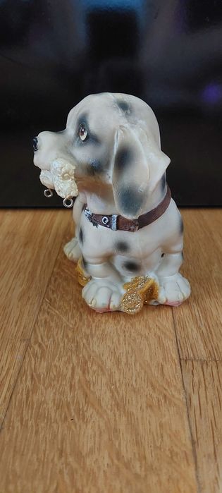 Куче с кокал касичка