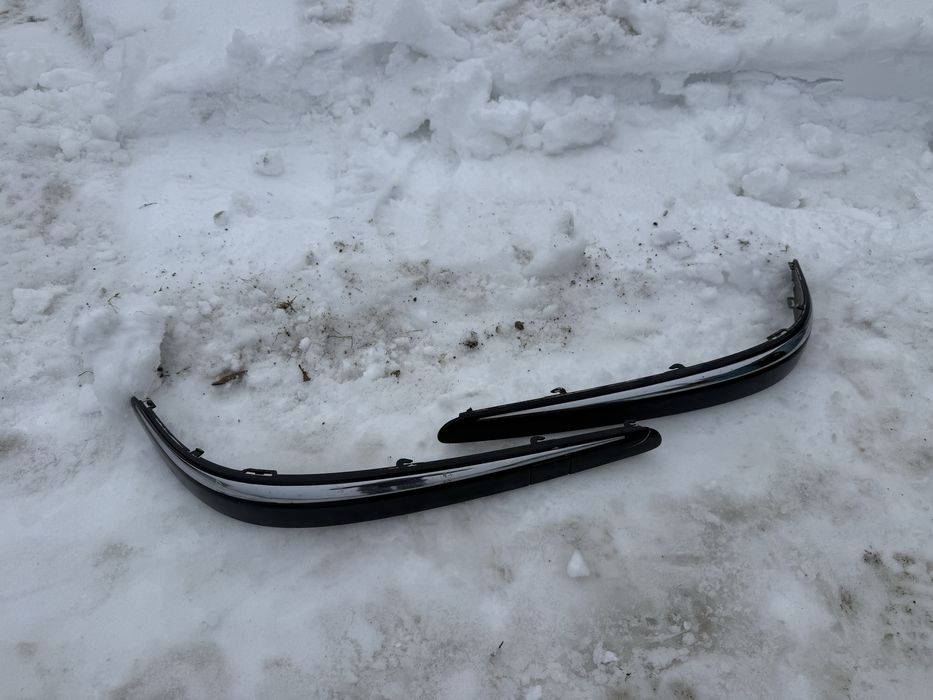 Молдинги переднего бампера w211