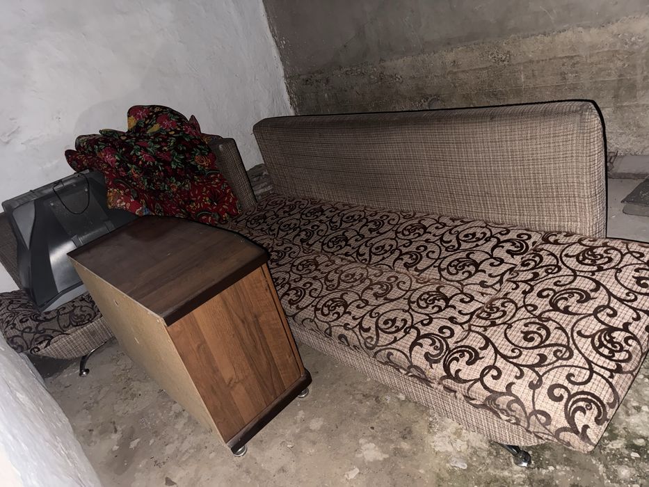 Диван срочно(можно угловой)