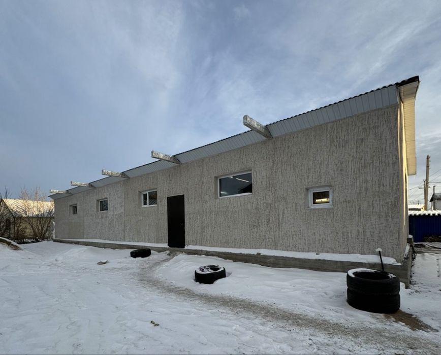 Продам участок с 2 помещениями  на правом берегу,новостройка