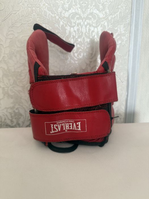 Продам боксерский шлем Everlast