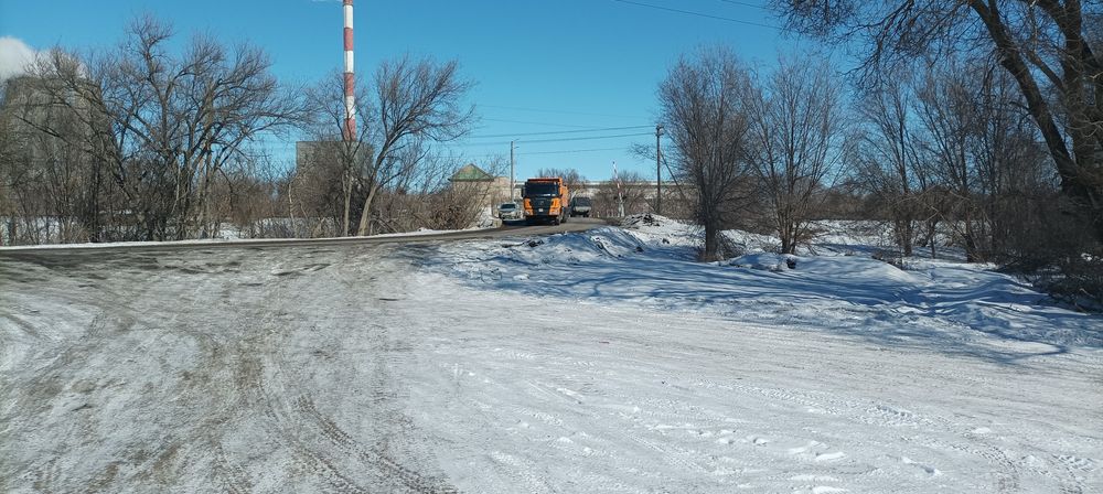 продам участок вдоль дороги