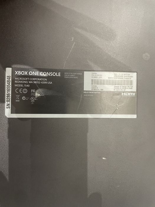 Xbox series one с 3 игри