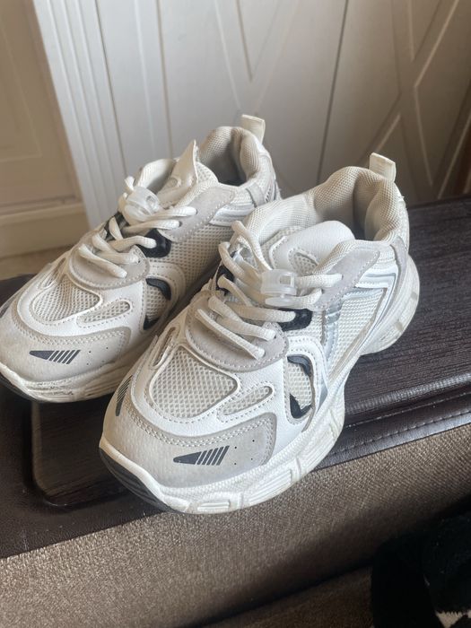 Кроссовки для девочки